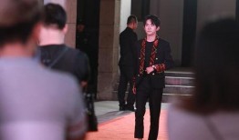 娱乐圈8条爆料,明星幕后真相大揭秘！